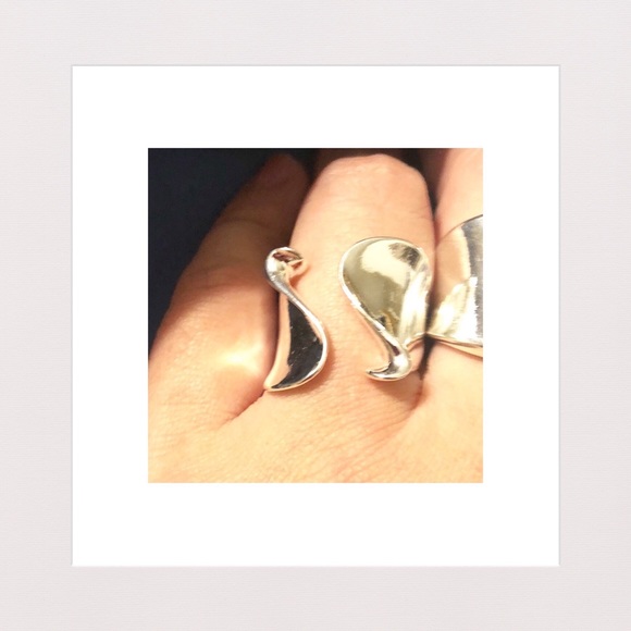 🔴 3 for $25 | Adjustable Wave Band Ring | Silver - Picture 6 of 8